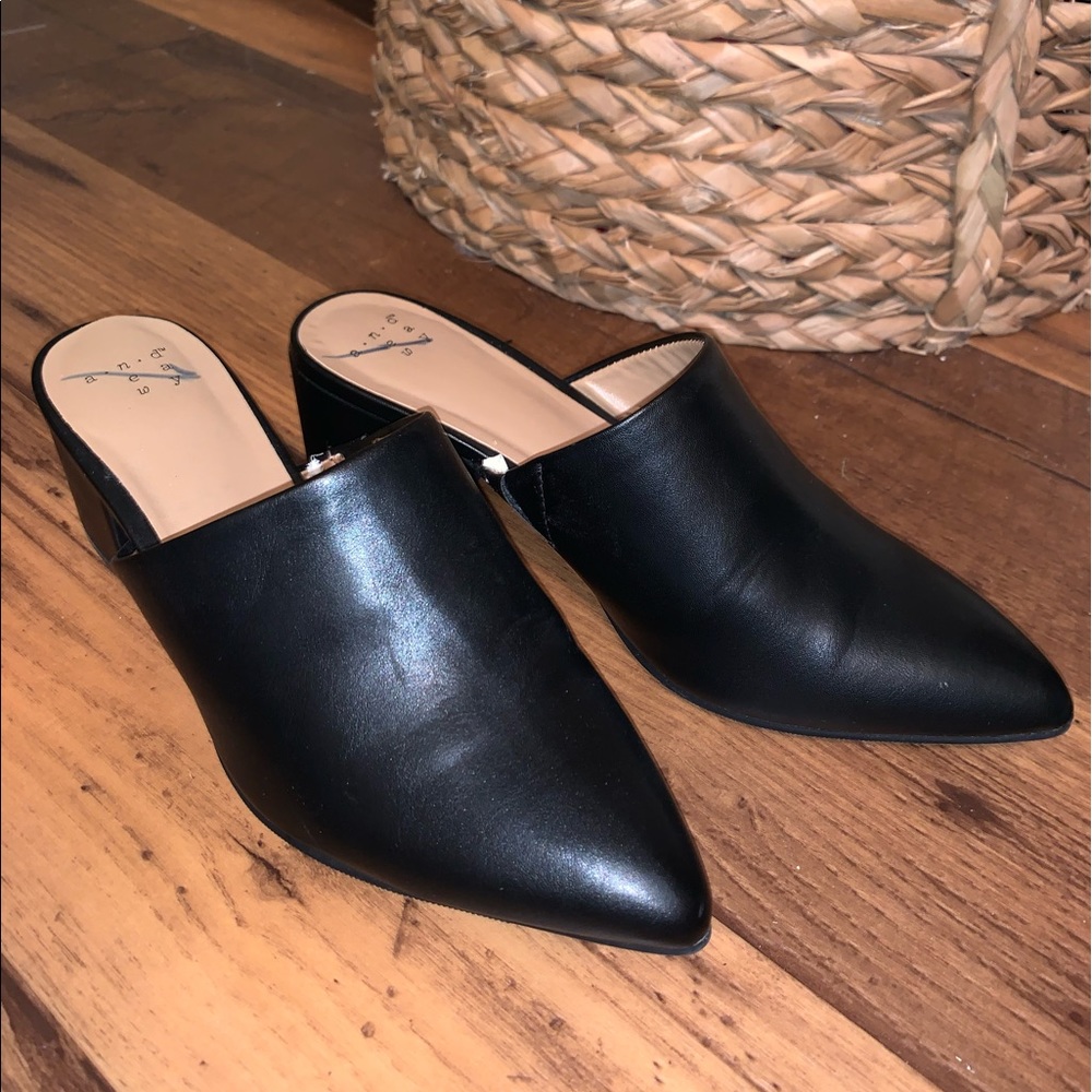 Black faux leather block heel mules size 6